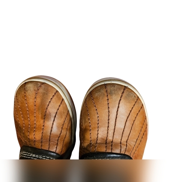 Sorel boots with plaid winter boots. Size 9 - Picture 5 of 7